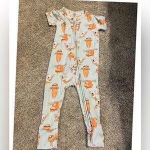 Bums & roses 2t bamboo sloth pajamas